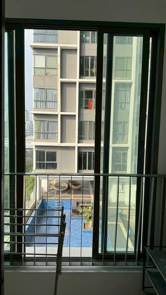 room interior of Ideo Mobi Phaya Thai