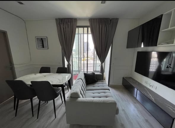 bedroom and living room of Ideo Mobi Sukhumvit 81