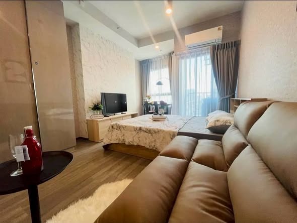 bedroom and living room of Ideo Ramkamhaeng Lamsali Station