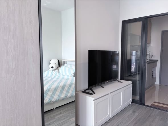 bedroom and room interior of Ideo Ramkamhaeng Lamsali Station