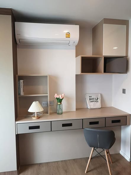 bedroom of Kave Town Shift