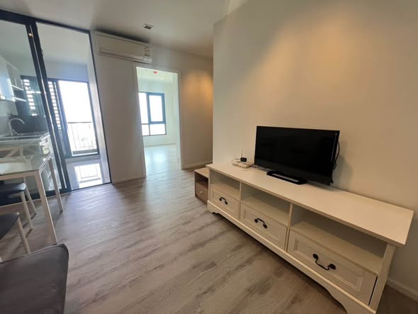 living room and room interior of Knightsbridge Bearing