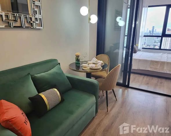 living room of KnightsBridge Prime Onnut