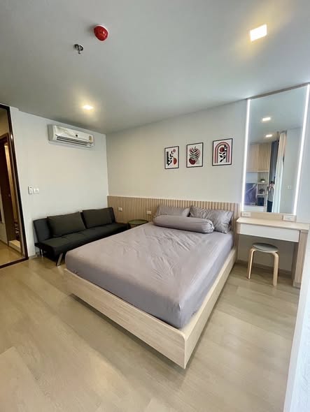 bedroom and room interior of Life พหลฯ-ลาดพร้าว | Life Phahon-Ladprao | First Class Living in The Heart of Ladprao