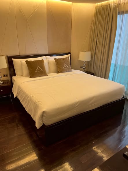 bedroom of Life One Wireless