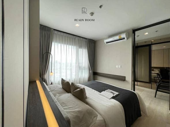 bedroom of Life One Wireless