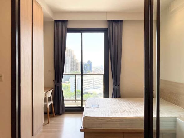 bedroom and room interior of M Jatujak