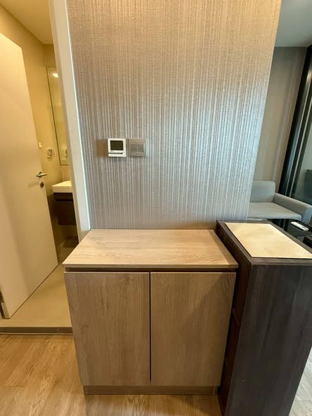 room interior and bathroom of Modiz Sukhumvit 50 โมดิซ สุขุมวิท 50