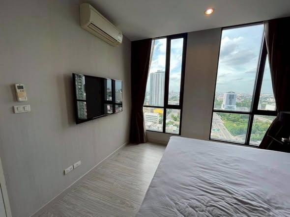 bedroom of Mövenpick Ekkamai Bangkok