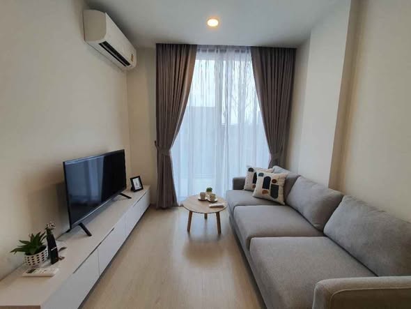 living room and bedroom of Noble Ambience Sukhumvit 42