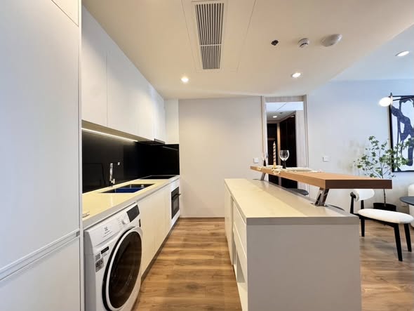 Noble Form Thonglor โนเบิล ฟอร์ม ทองหล่อ