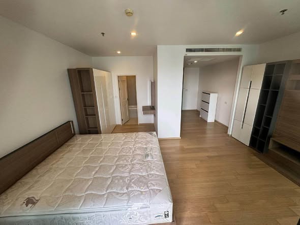 bedroom of Noble Reflex