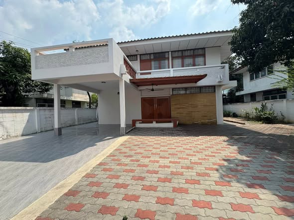 Oakhouse Sukhumvit 101/1