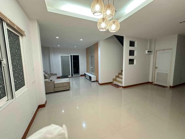 PATTALET by Patta (ภัททาเลต)