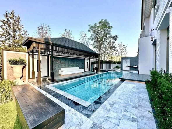 pool of Perfect Masterpiece Rama 9-Krungthep Kreetha