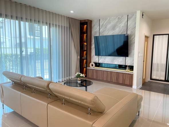 living room and bedroom of Pimnara Srinakarin-Bangna