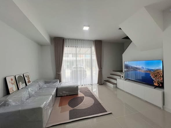 bedroom and living room of Pleno Sukhumvit-Bangna 2