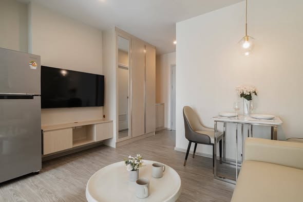 bedroom and living room of Regent Home Bangna (รีเจ้นท์โฮม บางนา)