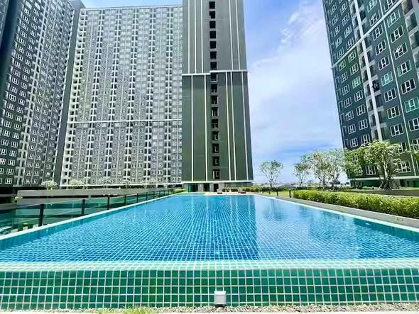 pool of Regent Home Bangna (รีเจ้นท์โฮม บางนา)