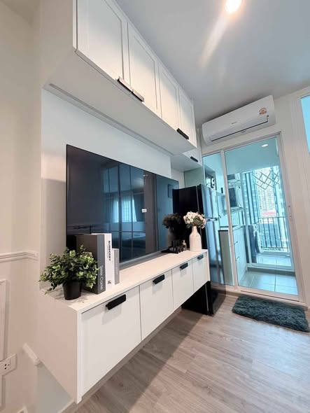 room interior and kitchen of Regent Home Bangna (รีเจ้นท์โฮม บางนา)