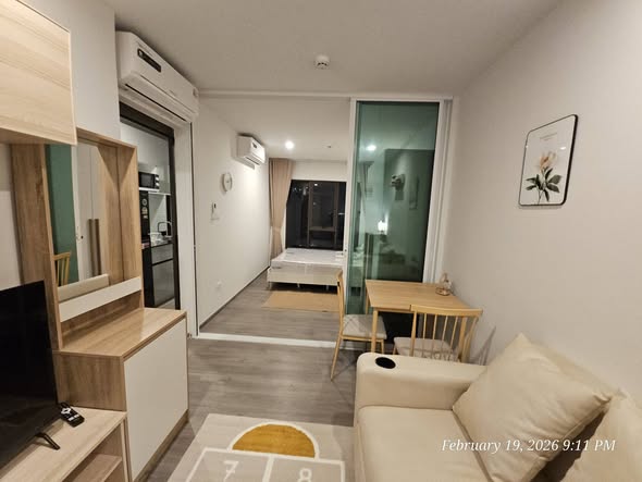 bedroom and room interior of Regent Home Wutthakat