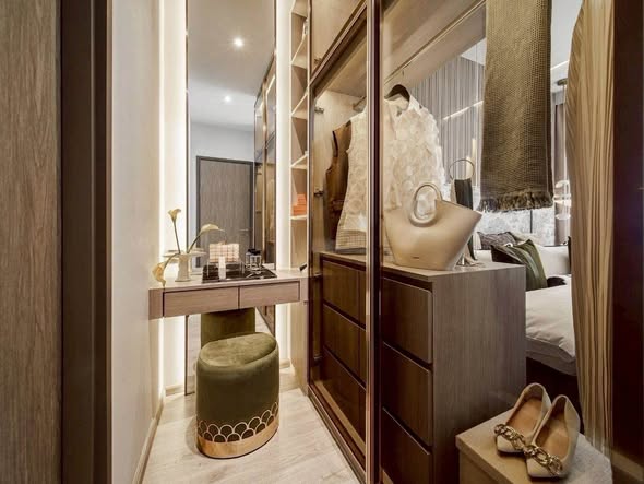 bedroom and bathroom of RHYTHM Ekkamai