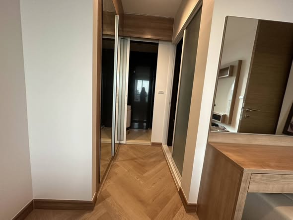 room interior and bathroom of RHYTHM Phahon-Ari