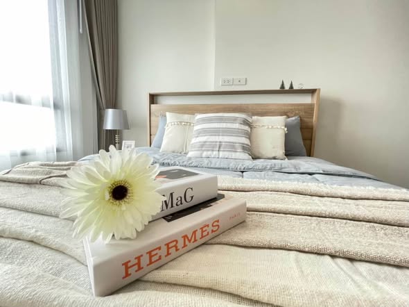 bedroom of Rich Park Triple Station