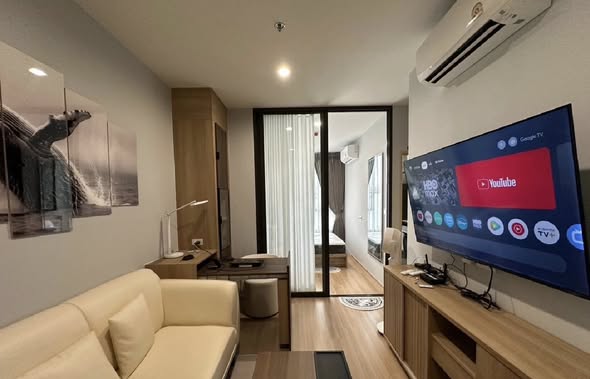 bedroom and living room of Skyrise Avenue Sukhumvit 64