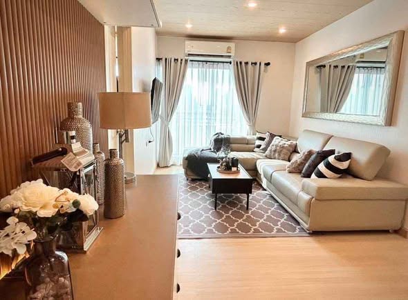 living room and bedroom of Supalai Veranda Rama 9