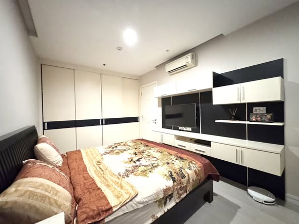 bedroom of TC-Green Condominium