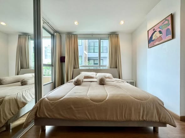 bedroom of The Address Sukhumvit 42