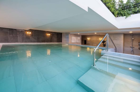 pool of The Belgravia @ Ratchada17 (Sale Office)