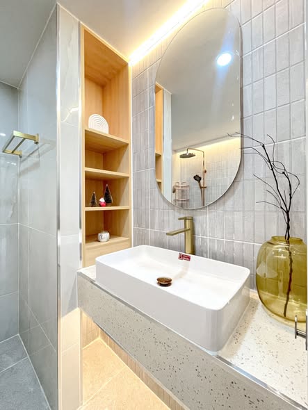 bathroom of The Clover