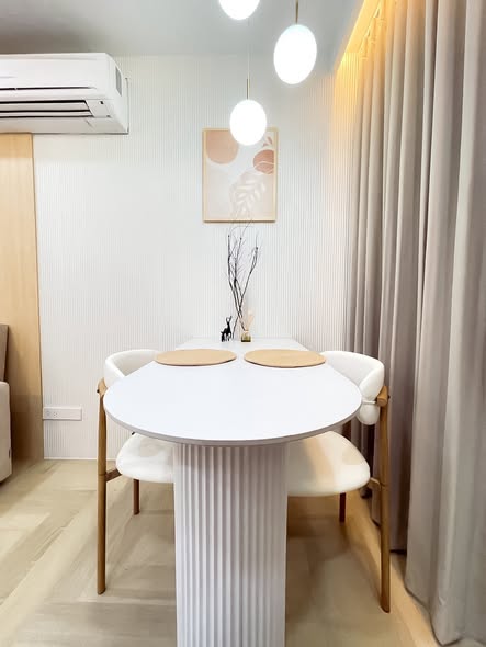 room interior and bathroom of The Clover