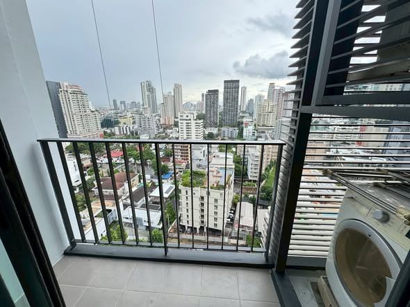 The Edge Sukhumvit 23