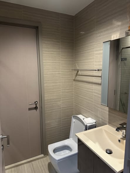 room interior and bathroom of THE LINE Asoke-Ratchada