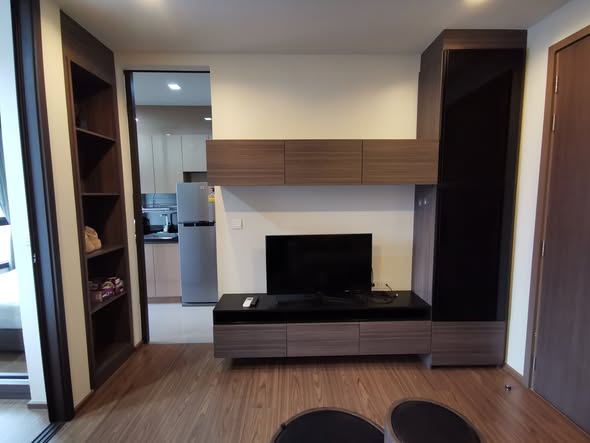 bedroom and room interior of THE LINE Sukhumvit 71