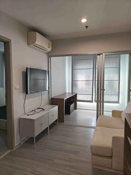 bedroom and room interior of The Parkland Charan-Pinklao