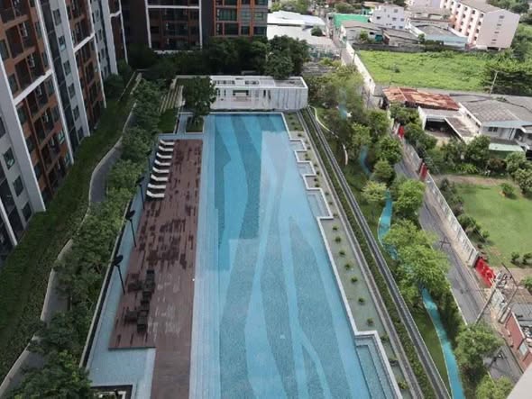 pool of The Parkland Charan-Pinklao