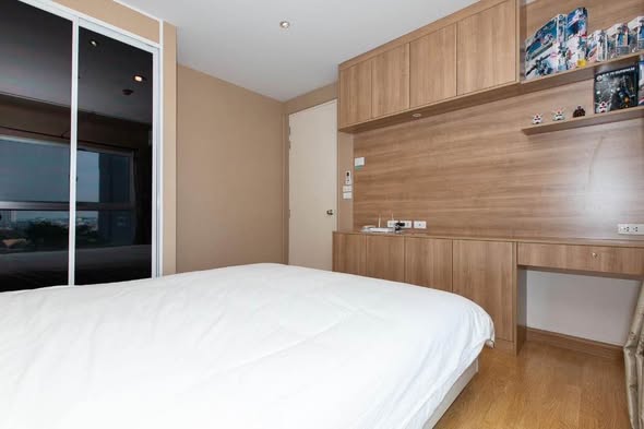 bedroom of The Parkland Taksin -Tha Phra