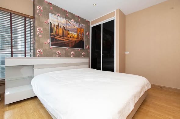 bedroom and room interior of The Parkland Taksin -Tha Phra