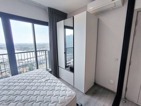 bedroom of The Politan Rive