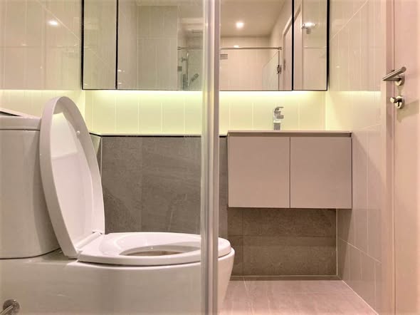 bathroom of The Reserve Phahol-Pradipat