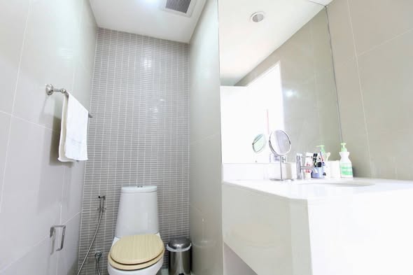 bathroom of The Trendy Condominium