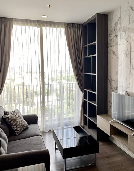 living room and room interior of Whizdom Essence Sukhumvit วิสซ์ดอม เอสเซ้นส์ สุขุมวิท