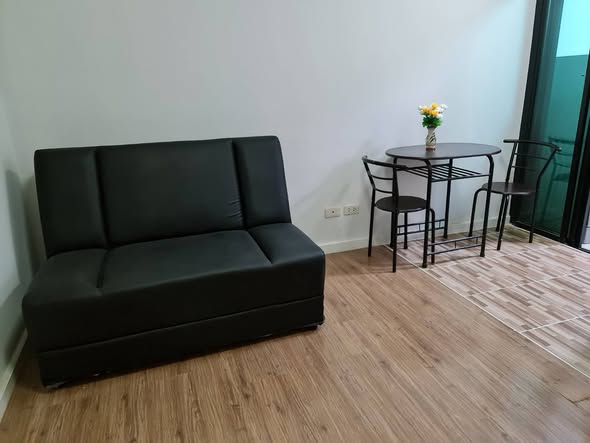 living room of ไอคอนโด เพชรเกษม 39