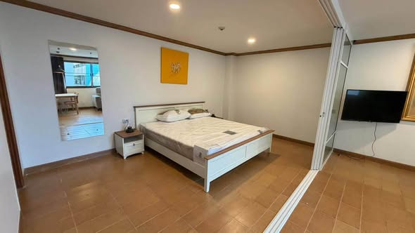 bedroom of 98 Wireless