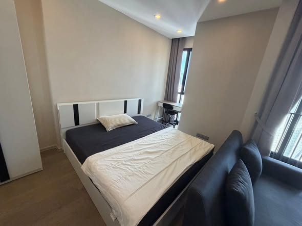 bedroom of Ashton Asoke