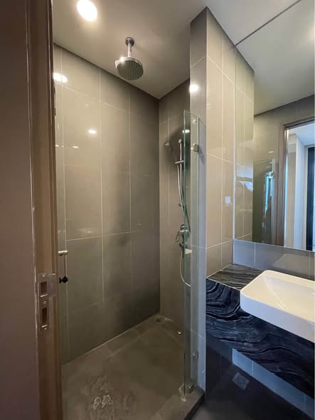 room interior and bathroom of Ashton Chula-Silom